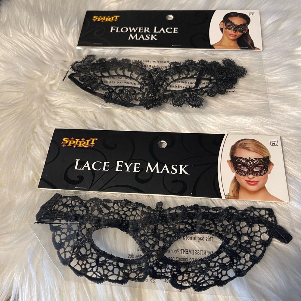 👻🎃CLEARANCE🎃👻 NWT Set of two Halloween lace face masks